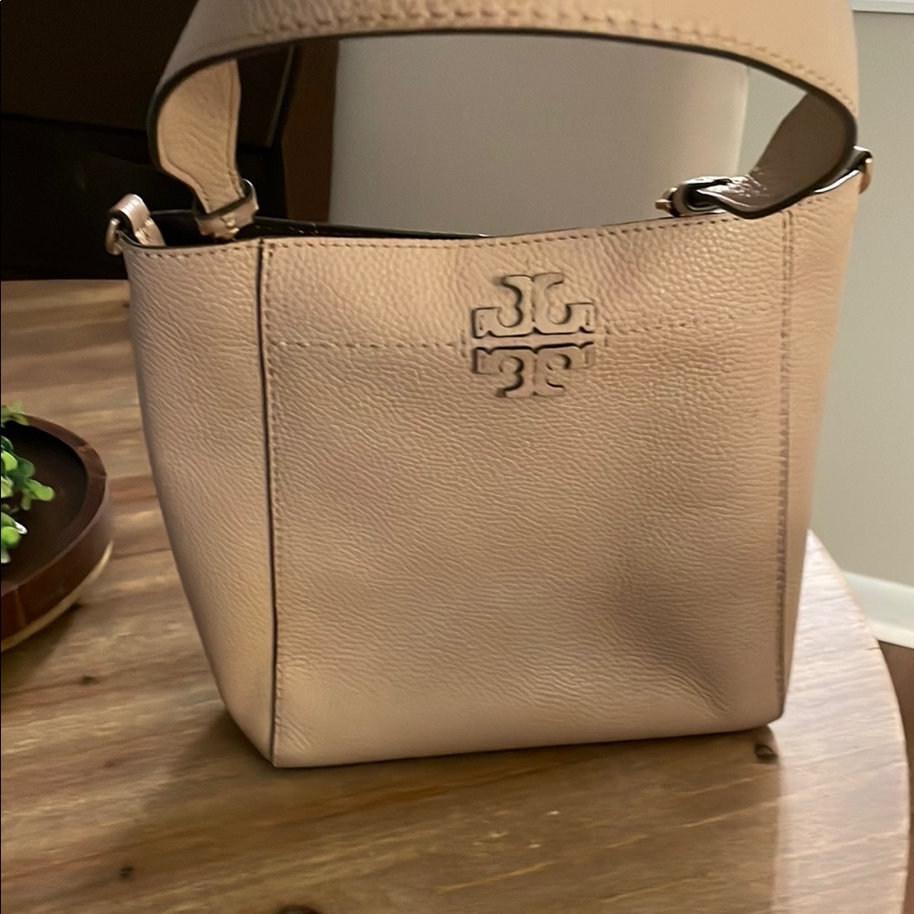Tory Burch Cream Shoulder Bag with Textured Leather and Silver Logo